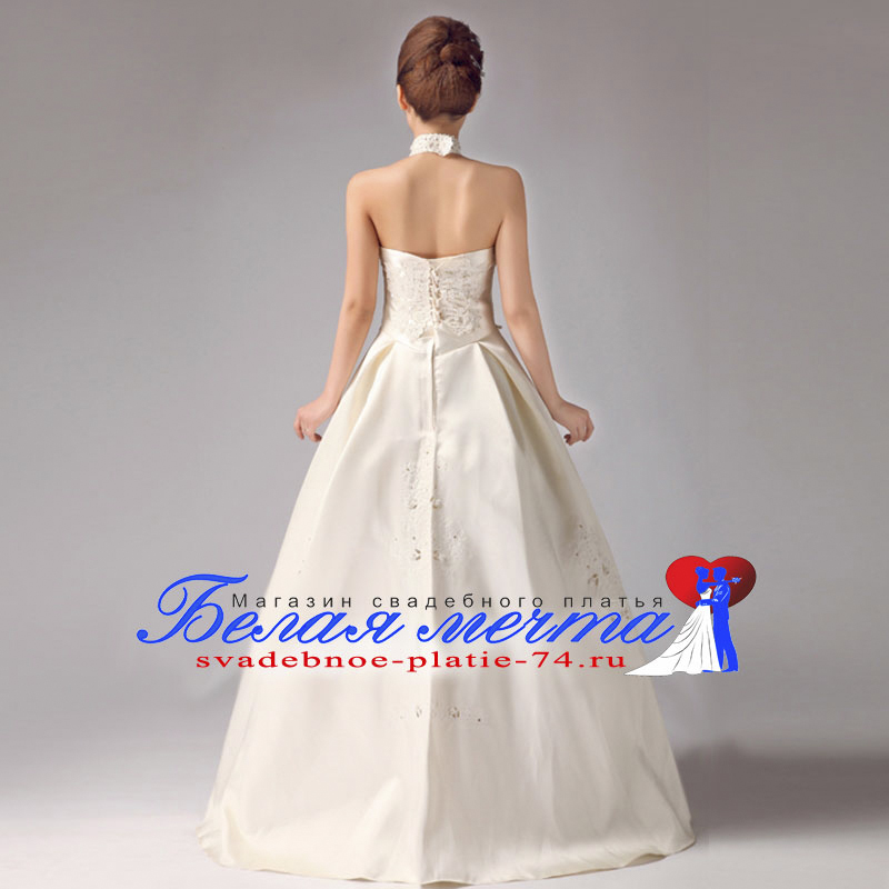 Свадебное платье с закрытой шеей и открытыми плечами